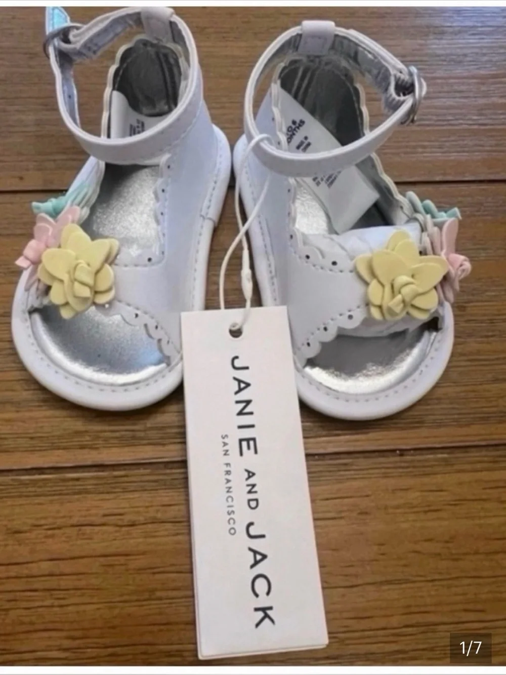 Janie and Jack White Floral T-Strap Sandals Baby Girls Size 3–6 Months NWTr
